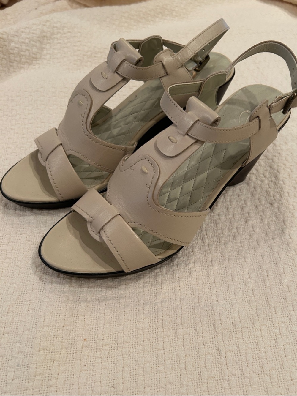 Easy Spirit Cream Quilted Slingback Heeled Sandals